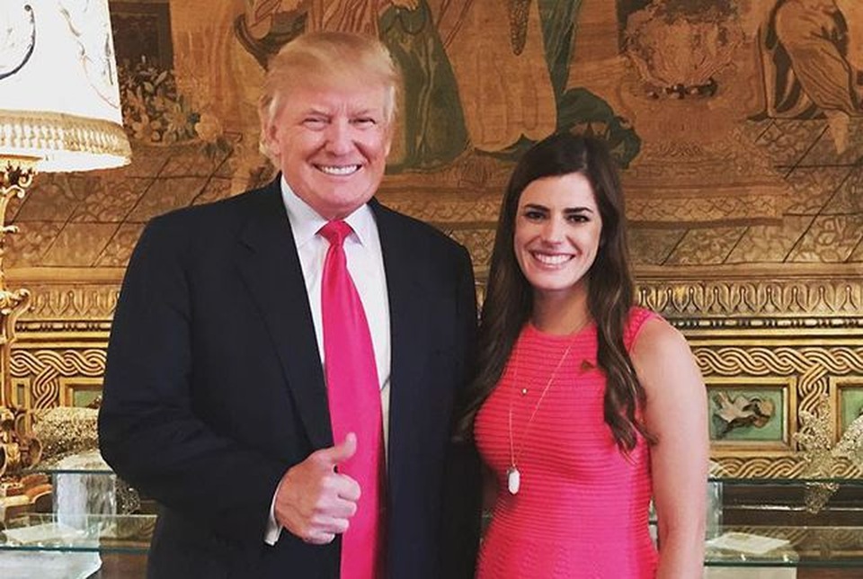 Nữ trợ lý xinh đẹp của ông Trump nghi mất việc vì làm rò tin nội bộ - 1 Nữ trợ lý xinh đẹp của ông Trump nghi mất việc vì làm rò tin nội bộ - 1