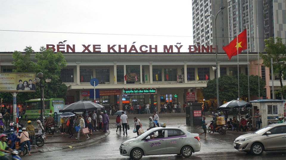 Người dân cả nước tay xách nách mang về quê nghỉ lễ 2/9 - 8 Người dân cả nước tay xách nách mang về quê nghỉ lễ 2/9 - 8