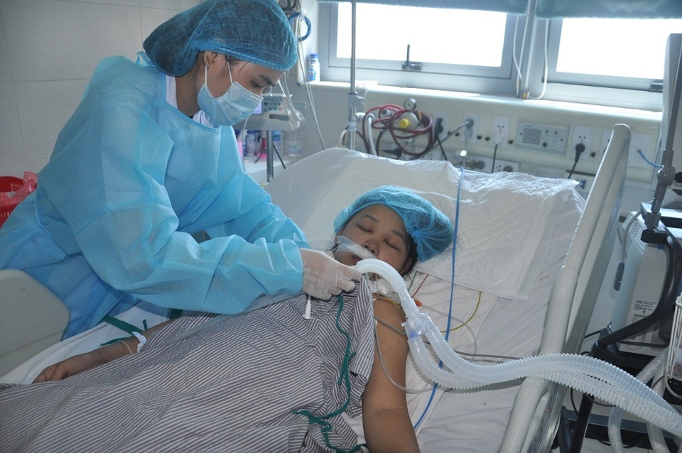 Các chị ơi! cứu nó với, nó chết thì ai nuôi con nó? - 4 Các chị ơi! cứu nó với, nó chết thì ai nuôi con nó? - 4