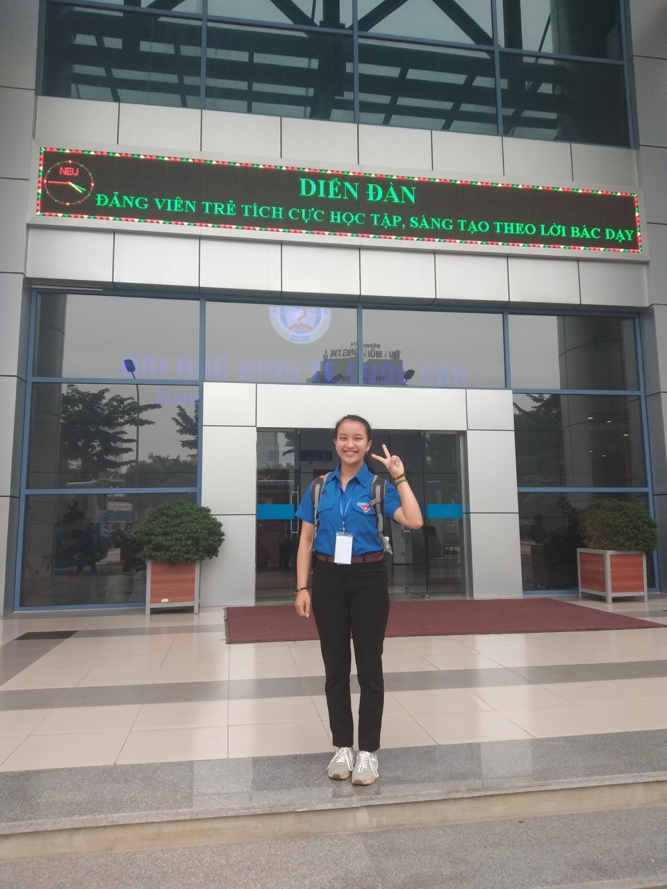 Nữ Đảng viên tuổi 18 luôn có thành tích học tập dẫn đầu toàn trường - 2 Nữ Đảng viên tuổi 18 luôn có thành tích học tập dẫn đầu toàn trường - 2