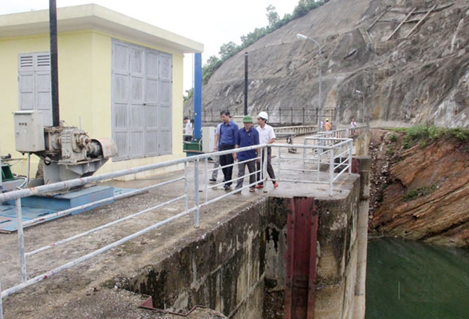 Sau bão số 4, hàng loạt hồ chứa lớn ở Hà Tĩnh vẫn trong cảnh “ngắc ngoải” - 4 Sau bão số 4, hàng loạt hồ chứa lớn ở Hà Tĩnh vẫn trong cảnh “ngắc ngoải” - 4