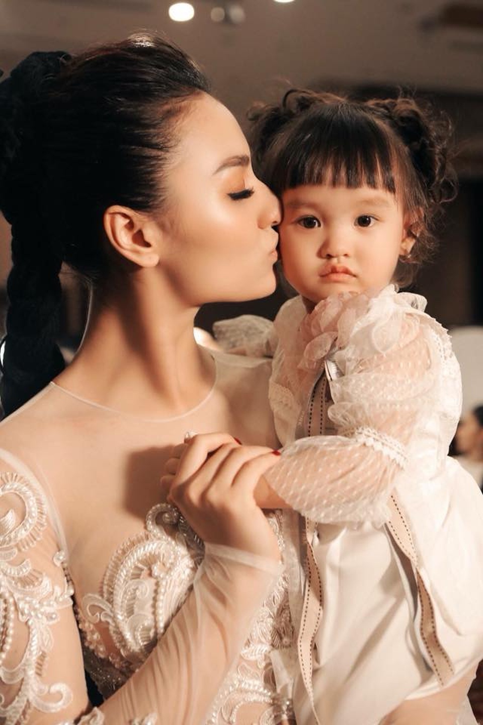 Người mẫu Hồng Quế công khai bạn trai - 3 Người mẫu Hồng Quế công khai bạn trai - 3