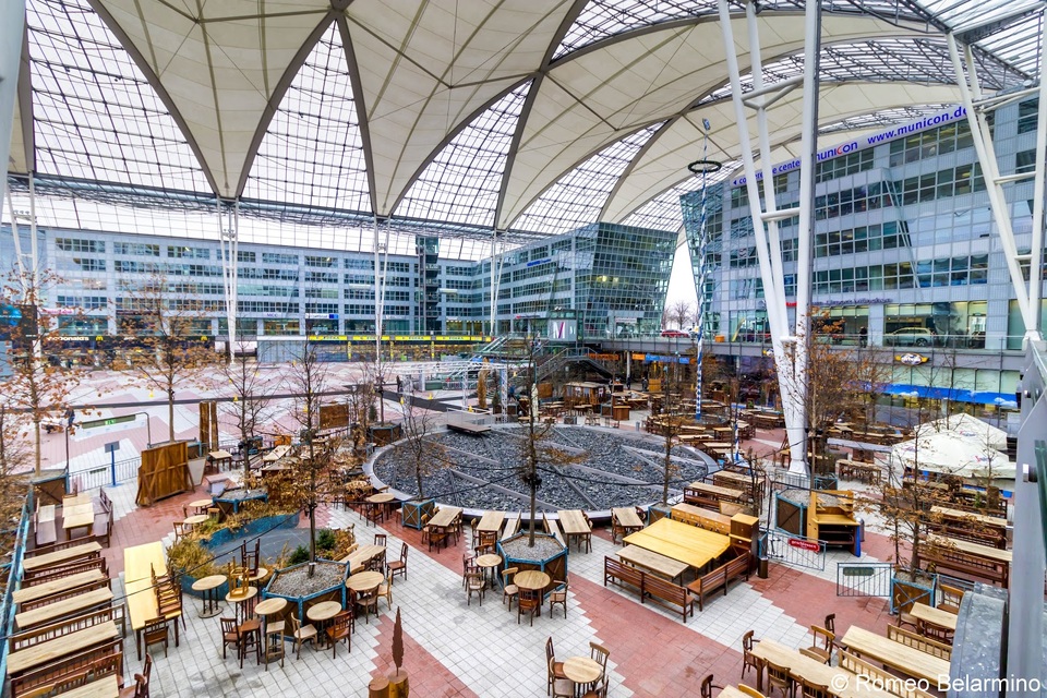 Sân bay hỗn loạn, hủy 130 chuyến bay vì sai lầm “ngớ ngẩn” của một hành khách - 3 Sân bay hỗn loạn, hủy 130 chuyến bay vì sai lầm “ngớ ngẩn” của một hành khách - 3