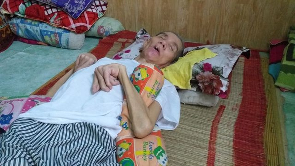 Bạn đọc giúp đỡ người đàn ông chết não trong căn nhà trọ 18m2 số tiền hơn 27 triệu đồng - 2 Bạn đọc giúp đỡ người đàn ông chết não trong căn nhà trọ 18m2 số tiền hơn 27 triệu đồng - 2