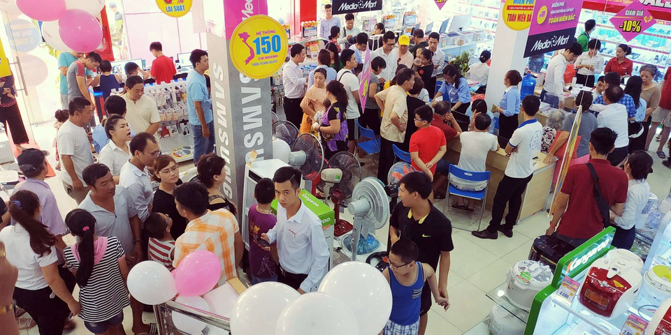Thị trường điện máy sôi động khuyến mại dịp Quốc khánh 2/9 - 2 Thị trường điện máy sôi động khuyến mại dịp Quốc khánh 2/9 - 2