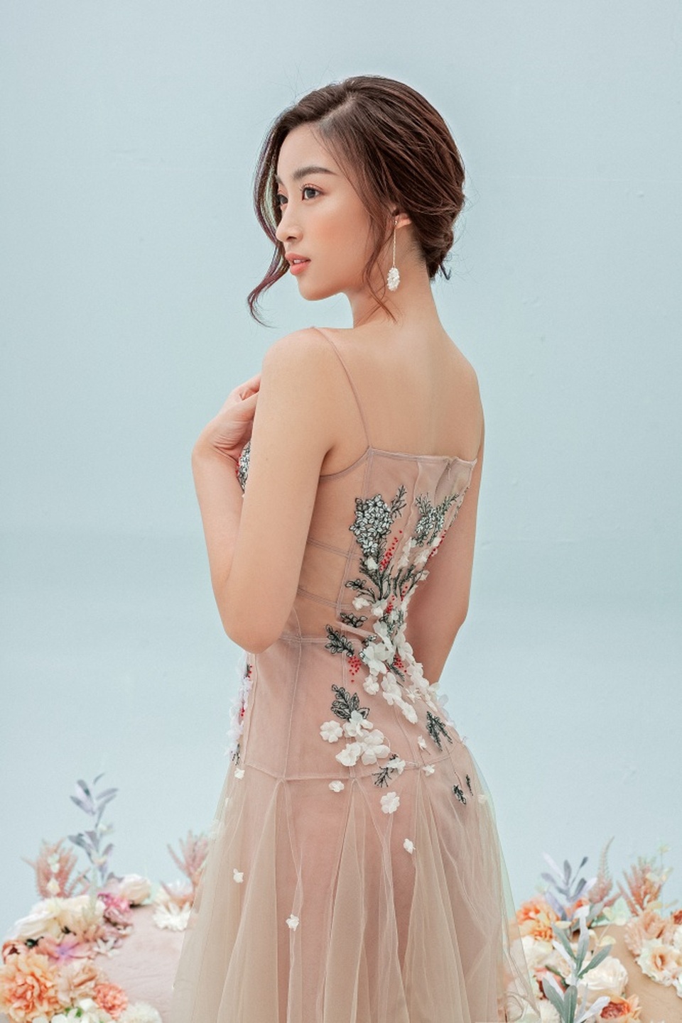 Hình ảnh mới của Hoa hậu Đỗ Mỹ Linh sau tin đồn yêu thiếu gia - 10 Hình ảnh mới của Hoa hậu Đỗ Mỹ Linh sau tin đồn yêu thiếu gia - 10