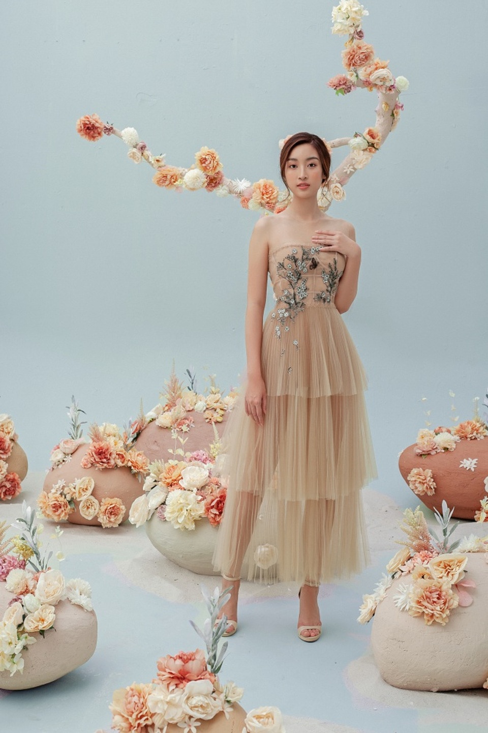 Hình ảnh mới của Hoa hậu Đỗ Mỹ Linh sau tin đồn yêu thiếu gia - 20 Hình ảnh mới của Hoa hậu Đỗ Mỹ Linh sau tin đồn yêu thiếu gia - 20