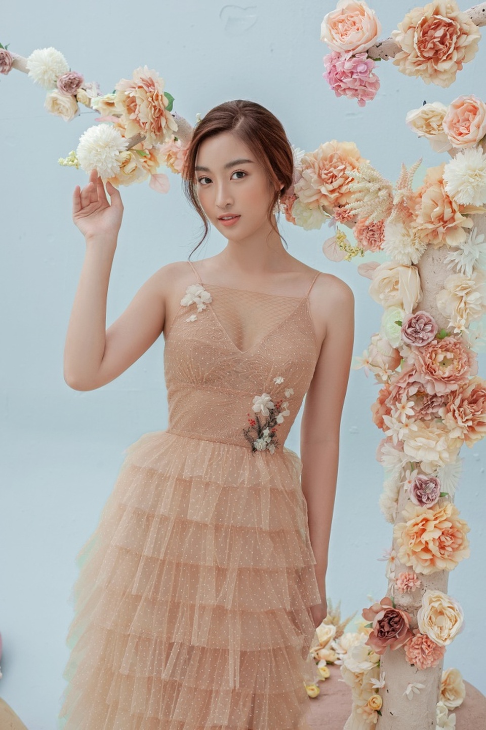 Hình ảnh mới của Hoa hậu Đỗ Mỹ Linh sau tin đồn yêu thiếu gia - 6 Hình ảnh mới của Hoa hậu Đỗ Mỹ Linh sau tin đồn yêu thiếu gia - 6