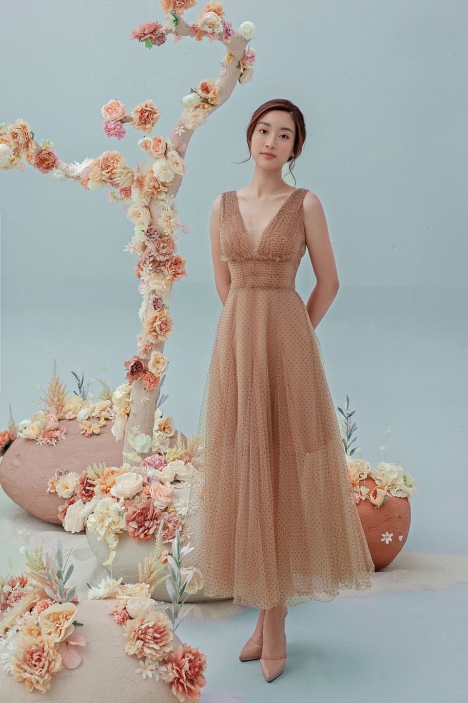 Hình ảnh mới của Hoa hậu Đỗ Mỹ Linh sau tin đồn yêu thiếu gia - 21 Hình ảnh mới của Hoa hậu Đỗ Mỹ Linh sau tin đồn yêu thiếu gia - 21