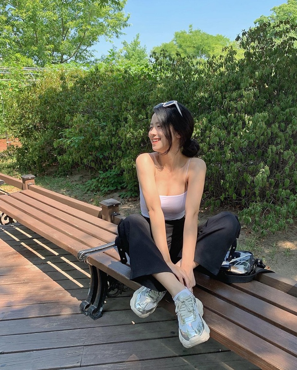 Vóc dáng nuột nà của hot girl Instagram vướng tin đồn tình tay ba - 1 Vóc dáng nuột nà của hot girl Instagram vướng tin đồn tình tay ba - 1