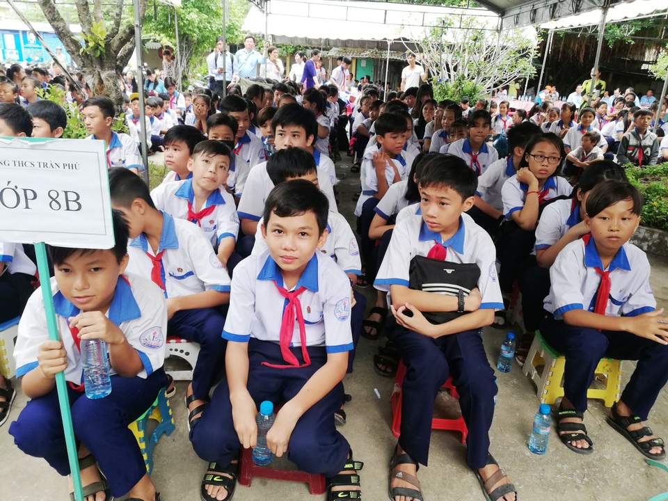 Cà Mau: Không lợi dụng hoạt động Hội Cha mẹ học sinh để đặt các khoản thu ngoài quy định - 1 Cà Mau: Không lợi dụng hoạt động Hội Cha mẹ học sinh để đặt các khoản thu ngoài quy định - 1
