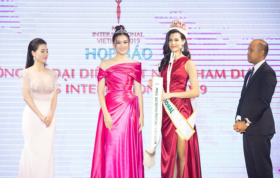 Á hậu Tường San trở thành đại diện Việt Nam tham dự Miss International 2019 - 2 Á hậu Tường San trở thành đại diện Việt Nam tham dự Miss International 2019 - 2