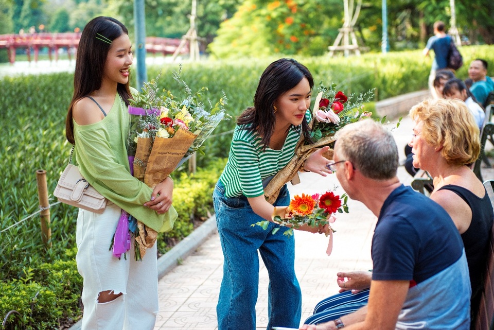 Châu Bùi, Khả Ngân trổ tài làm bánh cuốn “siêu to khổng lồ” tại chương trình City Girls - 4 Châu Bùi, Khả Ngân trổ tài làm bánh cuốn “siêu to khổng lồ” tại chương trình City Girls - 4