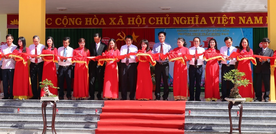 Phú Yên: Khánh thành ngôi trường hiện đại do TP. Hà Nội tài trợ - 1 Phú Yên: Khánh thành ngôi trường hiện đại do TP. Hà Nội tài trợ - 1