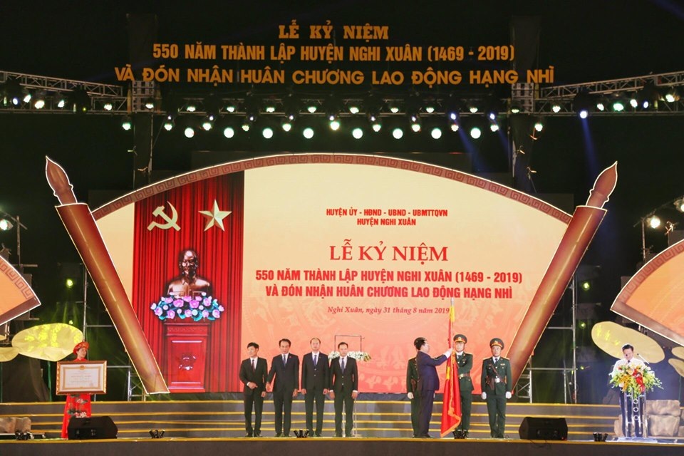 Long trọng Lễ kỷ niệm 550 năm thành lập huyện Nghi Xuân - 4 Long trọng Lễ kỷ niệm 550 năm thành lập huyện Nghi Xuân - 4