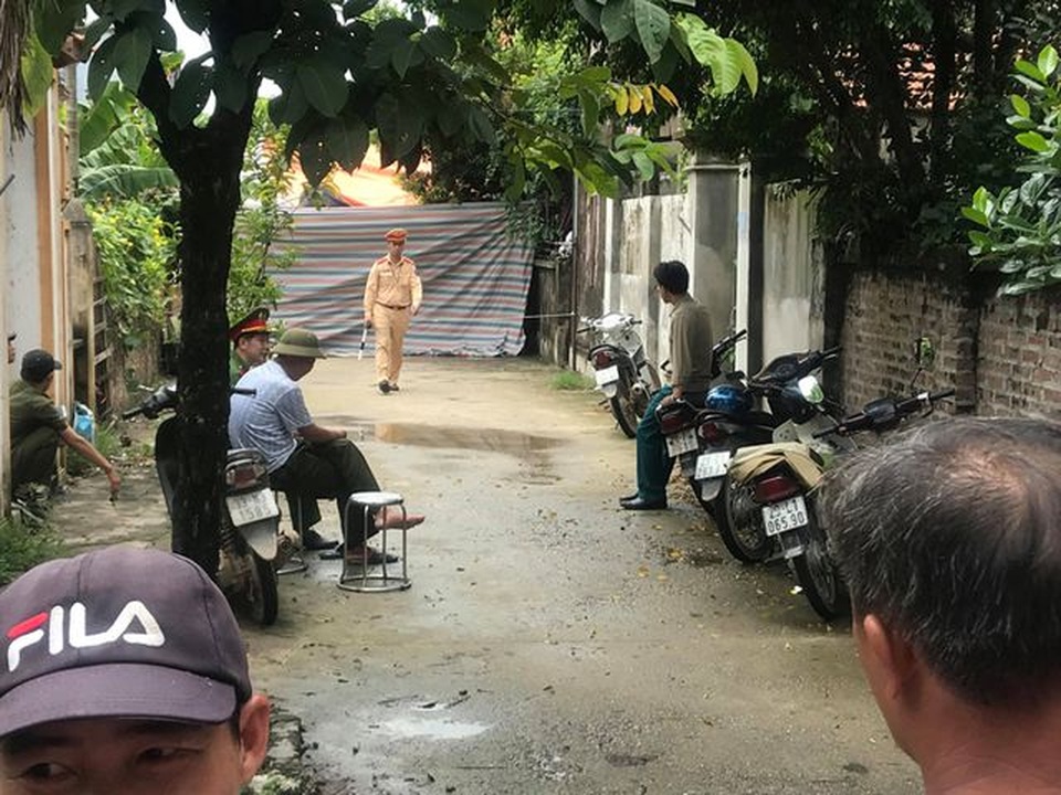 Nhân chứng kể lại giây phút anh trai truy sát cả nhà em trai - 1 Nhân chứng kể lại giây phút anh trai truy sát cả nhà em trai - 1