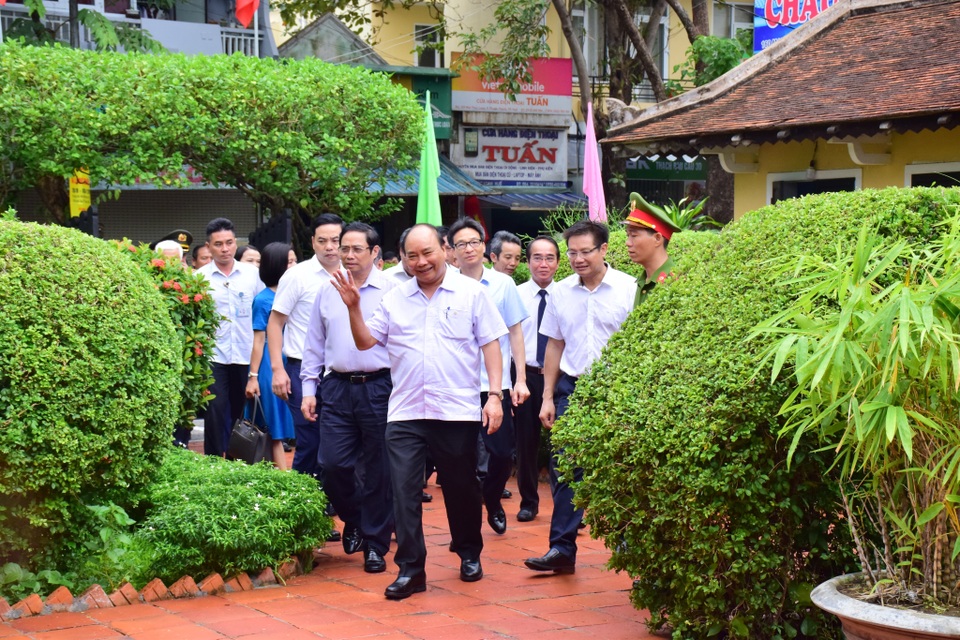 Thủ tướng thăm Nhà lưu niệm Chủ tịch Hồ Chí Minh tại Huế - 1 Thủ tướng thăm Nhà lưu niệm Chủ tịch Hồ Chí Minh tại Huế - 1