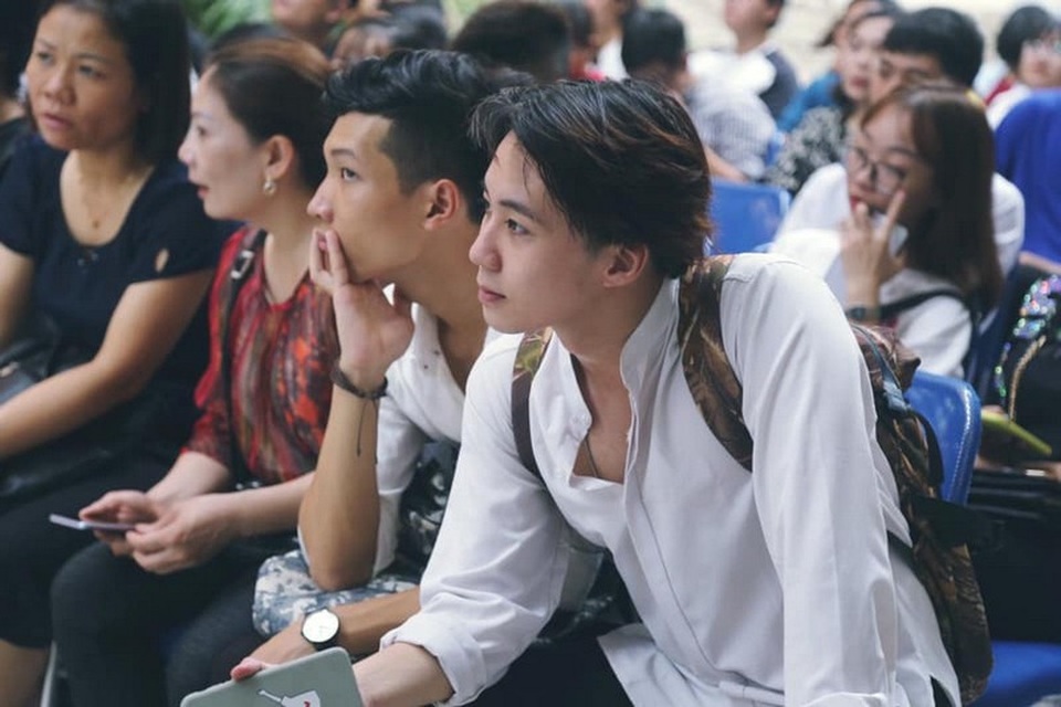 Nam sinh đại học Mở Hà Nội với nét đẹp lãng tử “đốn tim” phái nữ - 1 Nam sinh đại học Mở Hà Nội với nét đẹp lãng tử “đốn tim” phái nữ - 1