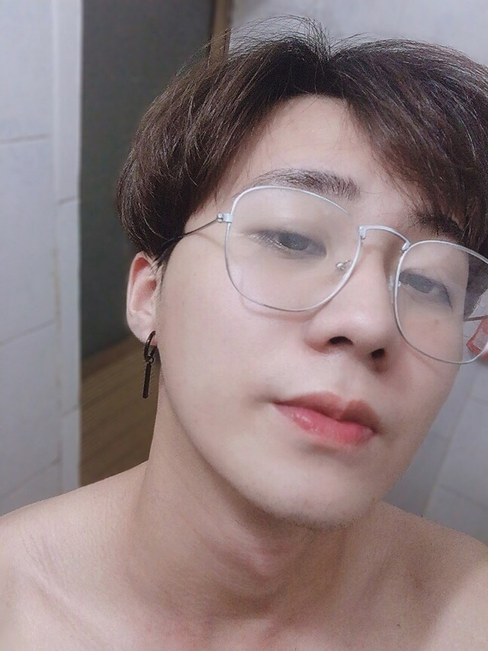 Nam sinh đại học Mở Hà Nội với nét đẹp lãng tử “đốn tim” phái nữ - 4 Nam sinh đại học Mở Hà Nội với nét đẹp lãng tử “đốn tim” phái nữ - 4