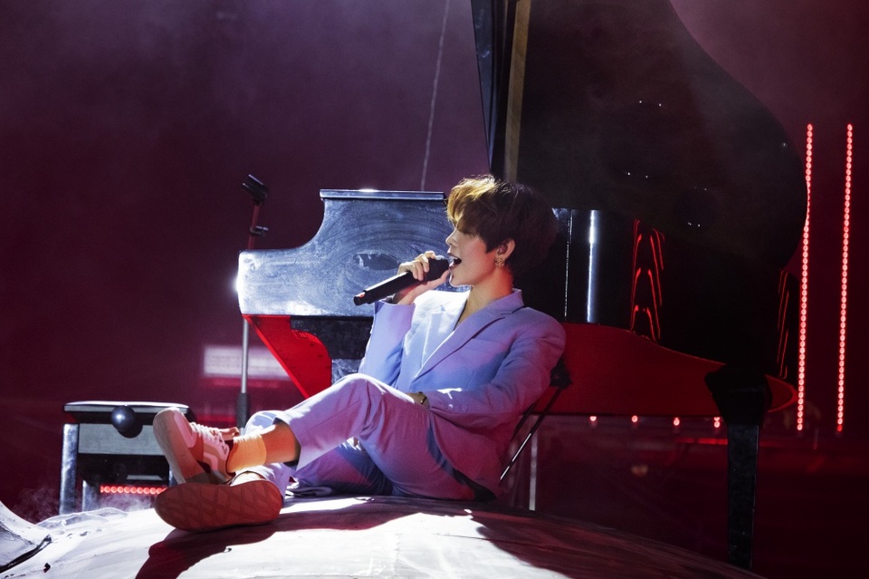 Vũ Cát Tường khiến Hồng Nhung rưng rưng nhớ cố nhạc sĩ Trịnh Công Sơn - 8 Vũ Cát Tường khiến Hồng Nhung rưng rưng nhớ cố nhạc sĩ Trịnh Công Sơn - 8