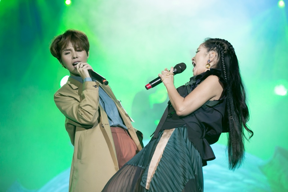 Vũ Cát Tường khiến Hồng Nhung rưng rưng nhớ cố nhạc sĩ Trịnh Công Sơn - 2 Vũ Cát Tường khiến Hồng Nhung rưng rưng nhớ cố nhạc sĩ Trịnh Công Sơn - 2