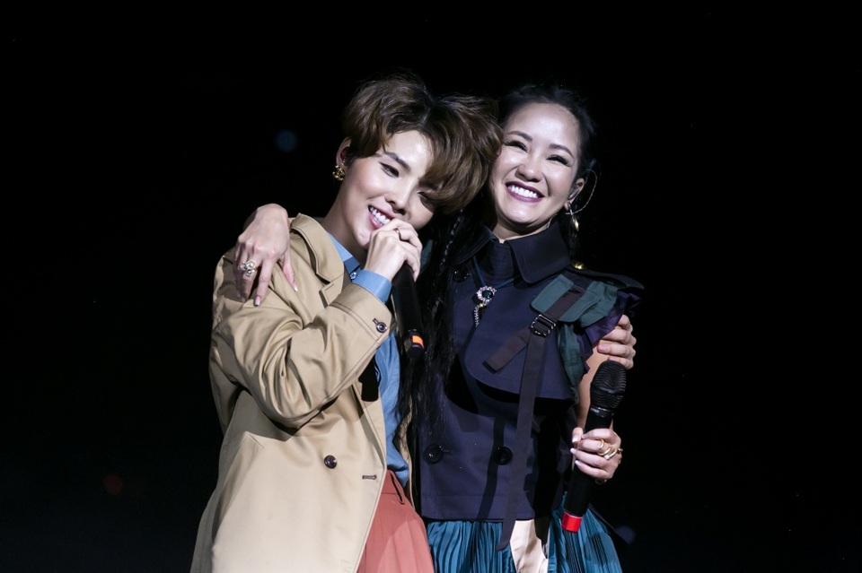 Góc khuất đẫm nước mắt của mẹ đơn thân trong showbiz - 15 Góc khuất đẫm nước mắt của mẹ đơn thân trong showbiz - 15