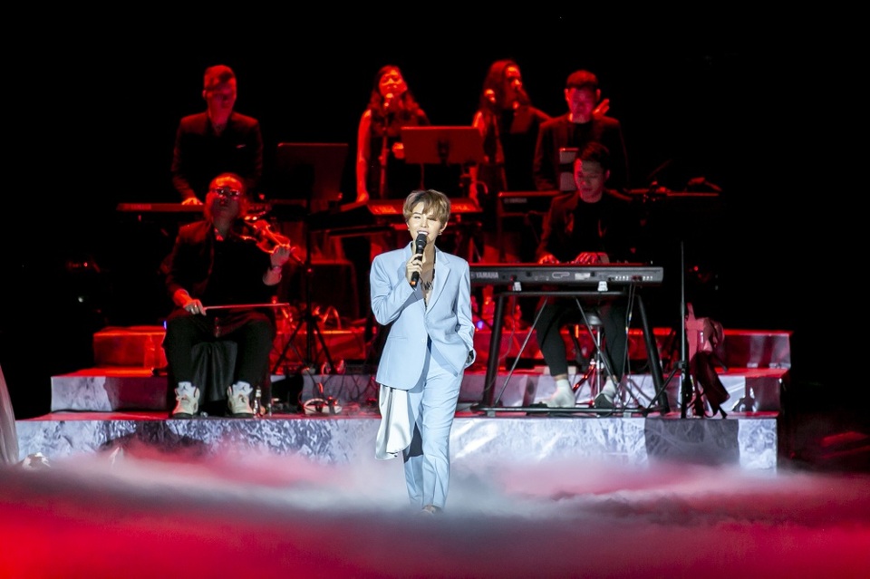 Vũ Cát Tường khiến Hồng Nhung rưng rưng nhớ cố nhạc sĩ Trịnh Công Sơn - 11 Vũ Cát Tường khiến Hồng Nhung rưng rưng nhớ cố nhạc sĩ Trịnh Công Sơn - 11