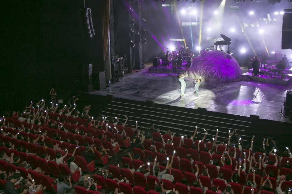 Vũ Cát Tường khiến Hồng Nhung rưng rưng nhớ cố nhạc sĩ Trịnh Công Sơn - 26 Vũ Cát Tường khiến Hồng Nhung rưng rưng nhớ cố nhạc sĩ Trịnh Công Sơn - 26