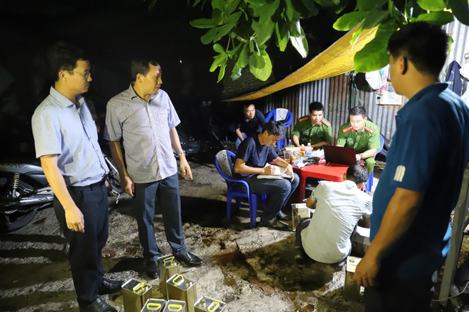 Trinh sát kể chuyện bán cà phê, đánh cá, phá đường dây xăng giả của đại gia Trịnh Sướng - 1 Trinh sát kể chuyện bán cà phê, đánh cá, phá đường dây xăng giả của đại gia Trịnh Sướng - 1