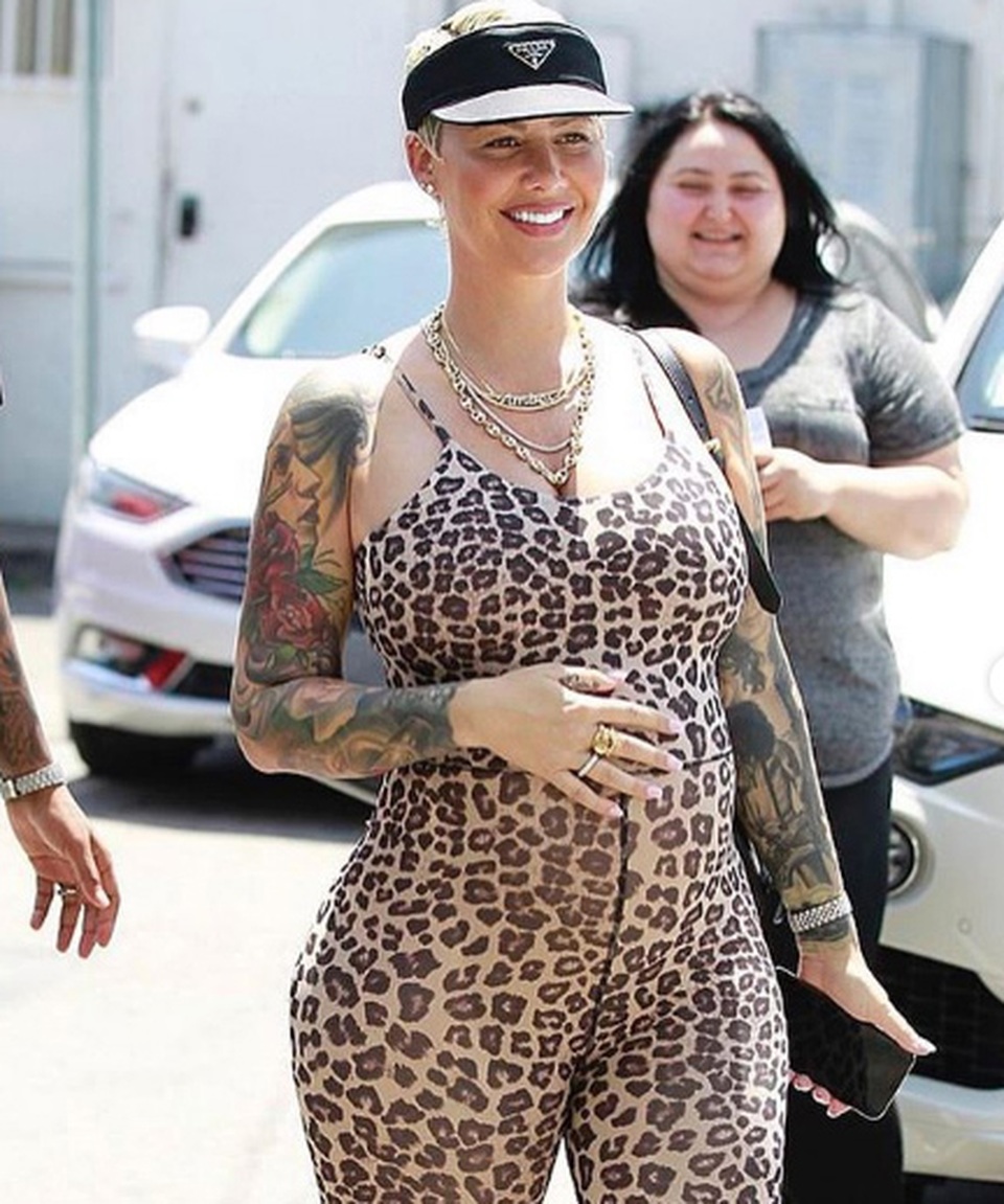Mang bầu hơn 8 tháng, Amber Rose vẫn diện váy bó sát - 7 Mang bầu hơn 8 tháng, Amber Rose vẫn diện váy bó sát - 7