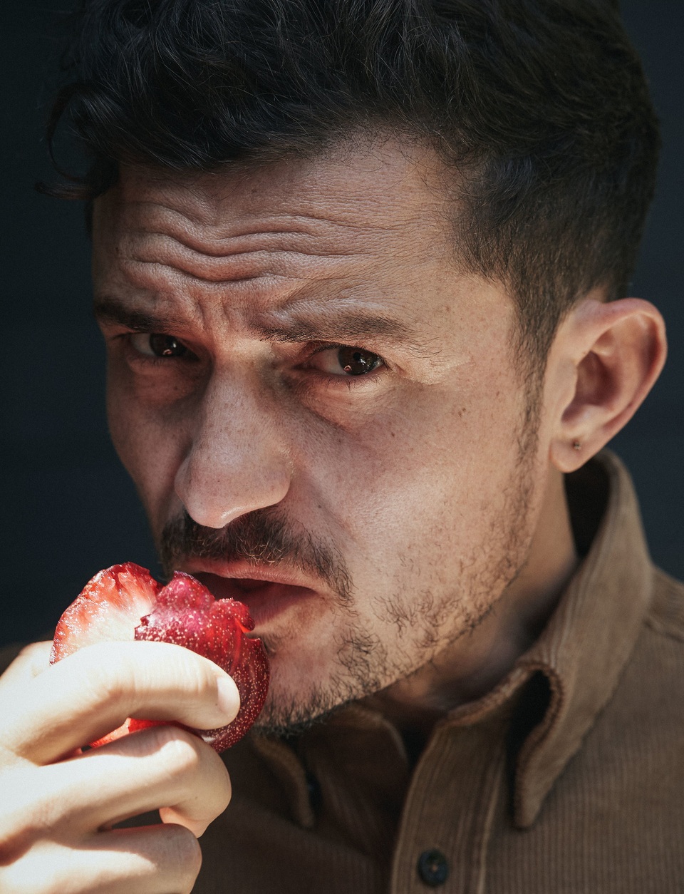 Orlando Bloom khoe vẻ đẹp nam tính và hạnh phúc an yên ở tuổi 40 - 10