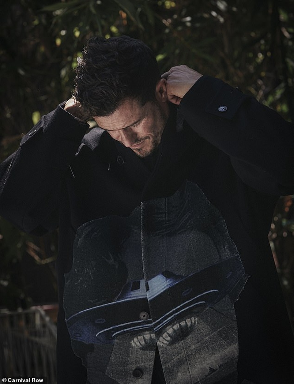 Orlando Bloom khoe vẻ đẹp nam tính và hạnh phúc an yên ở tuổi 40 - 11