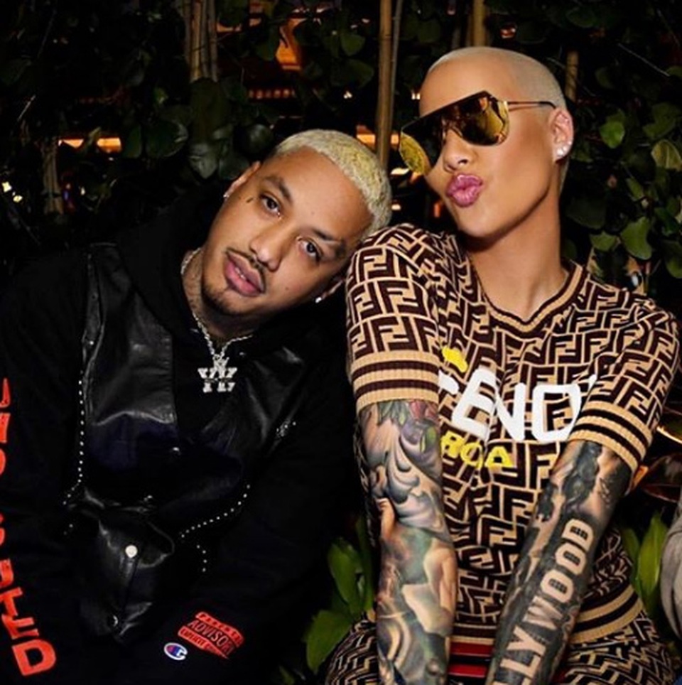 Mang bầu hơn 8 tháng, Amber Rose vẫn diện váy bó sát - 6 Mang bầu hơn 8 tháng, Amber Rose vẫn diện váy bó sát - 6