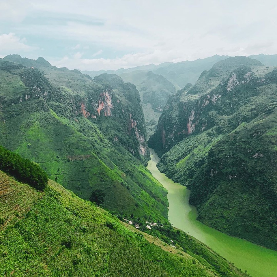 Sửng sốt trước vẻ đẹp của hẻm vực sâu nhất Đông Nam Á ở Hà Giang - 8 Sửng sốt trước vẻ đẹp của hẻm vực sâu nhất Đông Nam Á ở Hà Giang - 8