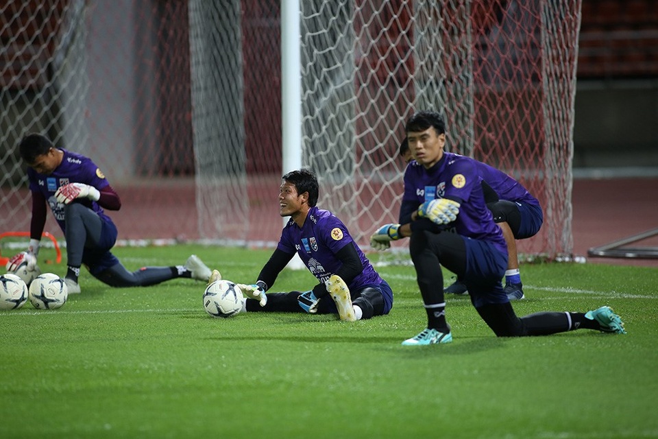 Đột nhập buổi tập của đội tuyển Thái Lan trước trận gặp Việt Nam - 6 Đột nhập buổi tập của đội tuyển Thái Lan trước trận gặp Việt Nam - 6
