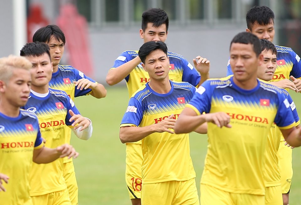 Công Phượng thay đổi kiểu tóc, tự tin đấu Thái Lan - 9 Công Phượng thay đổi kiểu tóc, tự tin đấu Thái Lan - 9