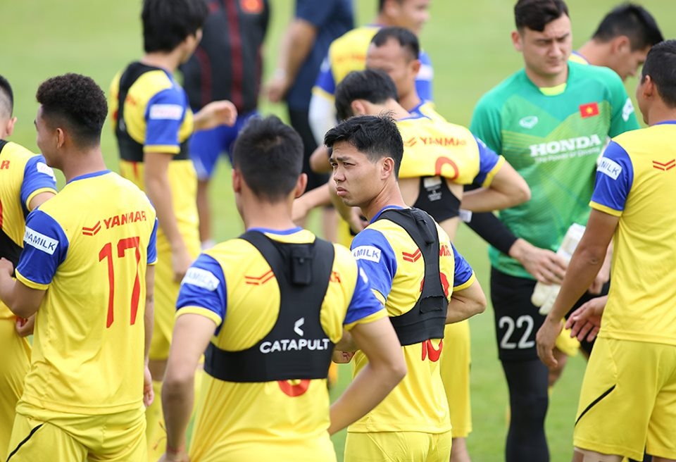 Công Phượng thay đổi kiểu tóc, tự tin đấu Thái Lan - 1 Công Phượng thay đổi kiểu tóc, tự tin đấu Thái Lan - 1