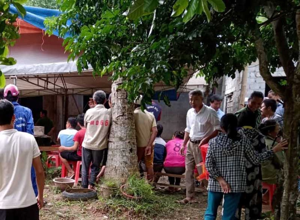 Nam thanh niên đuổi chém em trai, cứa cổ mẹ ruột tử vong - 1 Nam thanh niên đuổi chém em trai, cứa cổ mẹ ruột tử vong - 1