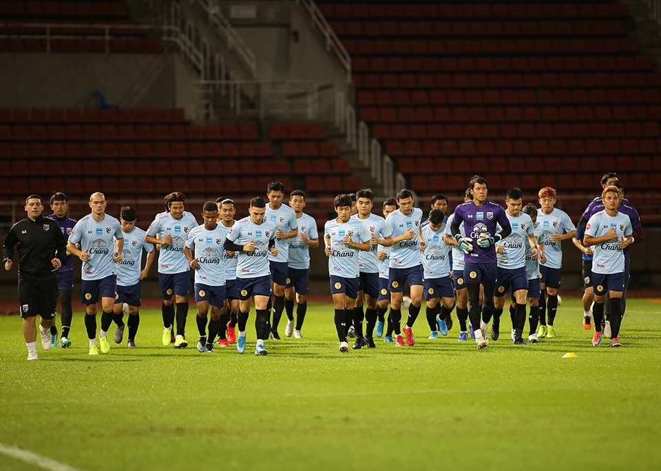 Đột nhập buổi tập của đội tuyển Thái Lan trước trận gặp Việt Nam - 12 Đột nhập buổi tập của đội tuyển Thái Lan trước trận gặp Việt Nam - 12