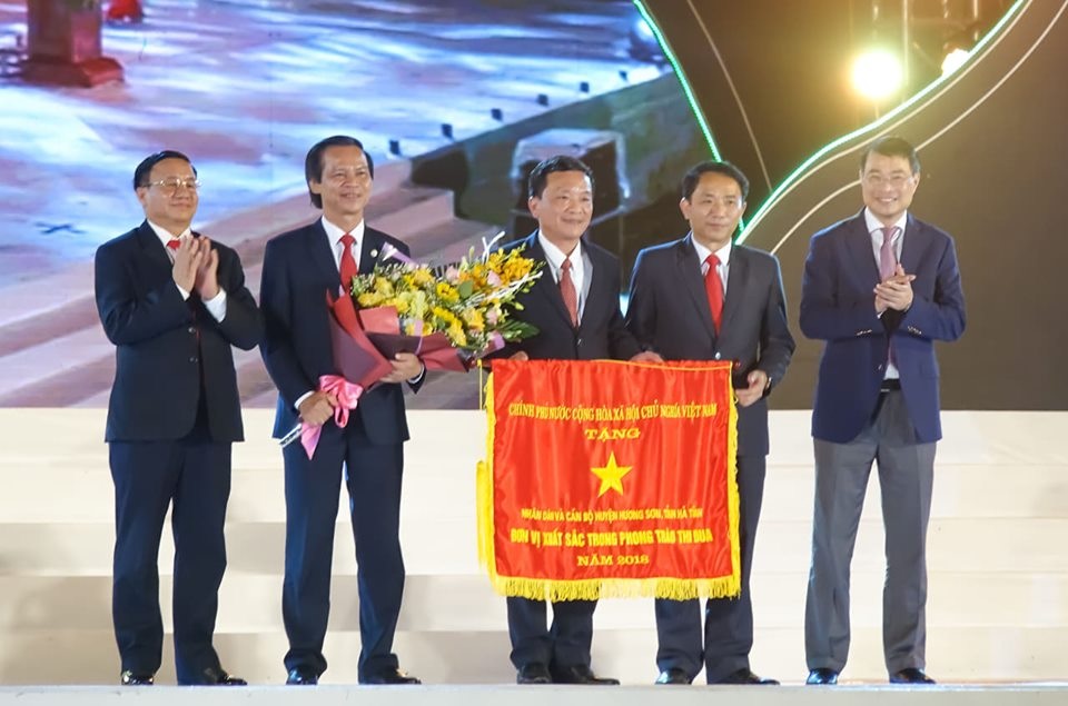 Hương Sơn: “Thành phố” mộng mơ bên con sông Ngàn Phố - 3 Hương Sơn: “Thành phố” mộng mơ bên con sông Ngàn Phố - 3