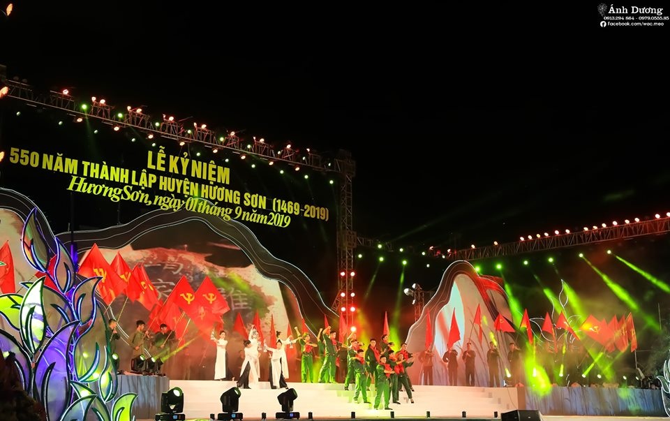 Hương Sơn: “Thành phố” mộng mơ bên con sông Ngàn Phố - 4 Hương Sơn: “Thành phố” mộng mơ bên con sông Ngàn Phố - 4