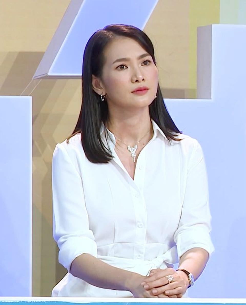 Góc khuất đẫm nước mắt của mẹ đơn thân trong showbiz - 6 Góc khuất đẫm nước mắt của mẹ đơn thân trong showbiz - 6
