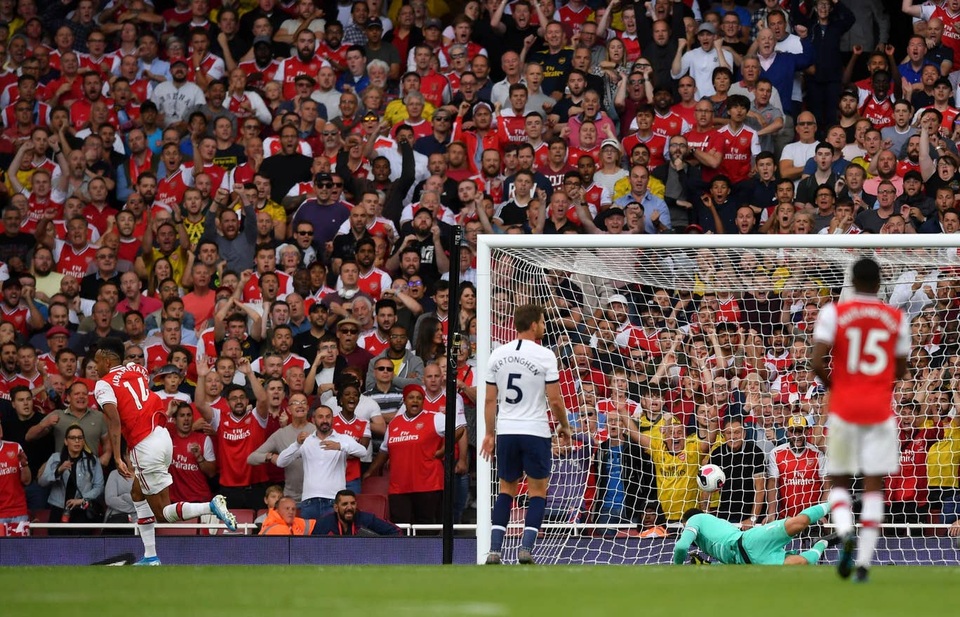 Những khoảnh khắc chia điểm giữa Arsenal và Tottenham - 21 Những khoảnh khắc chia điểm giữa Arsenal và Tottenham - 21