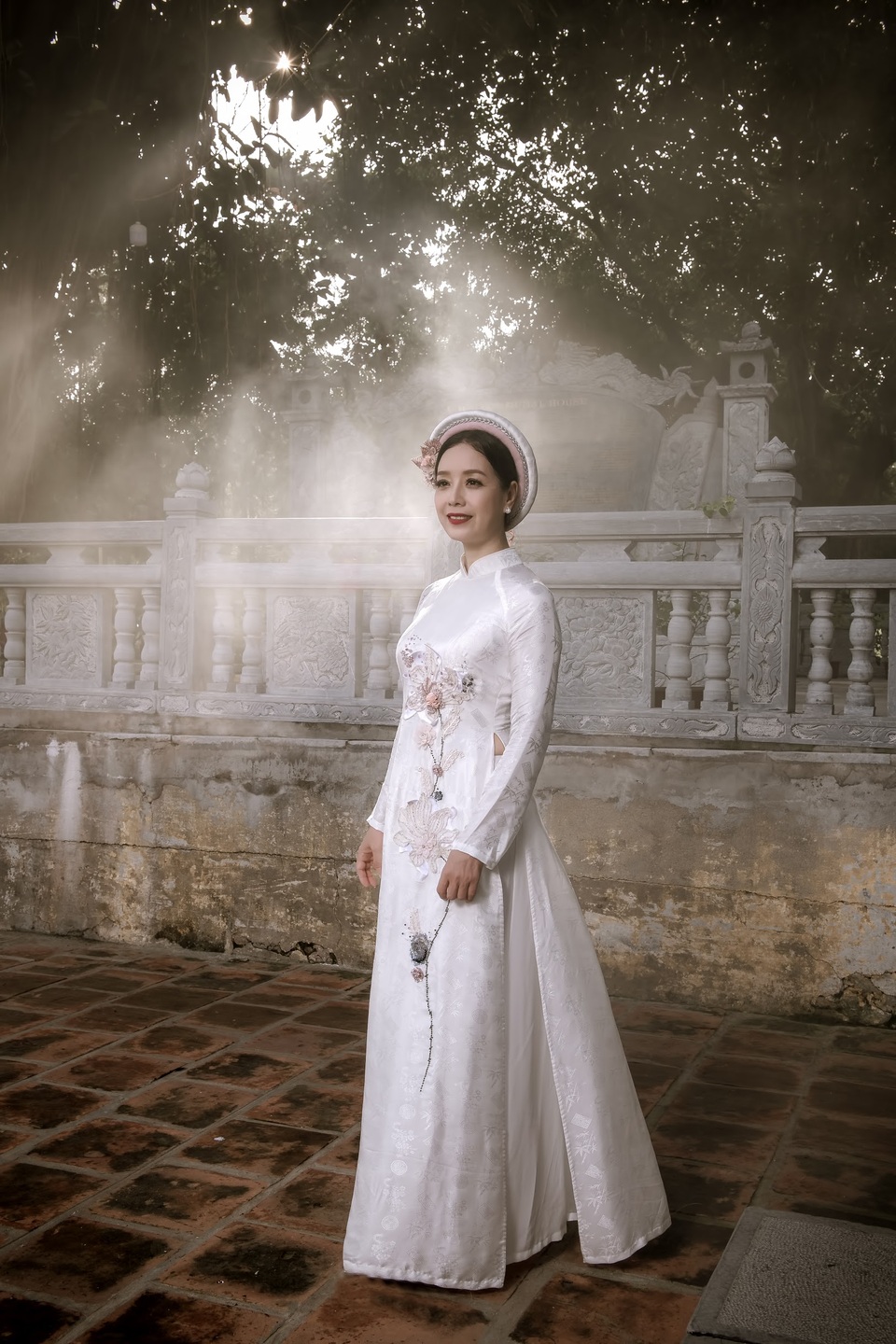 NSƯT Chiều Xuân và con gái út đẹp dịu dàng trong tà áo dài - 2 NSƯT Chiều Xuân và con gái út đẹp dịu dàng trong tà áo dài - 2