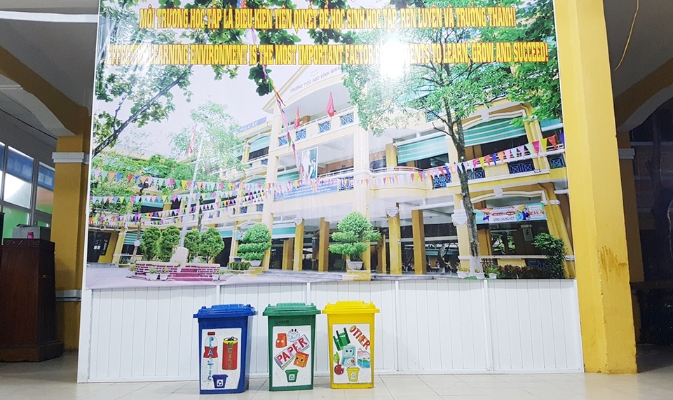 Học sinh cấp 1 làm hàng trăm túi giấy để bảo vệ môi trường - 6 Học sinh cấp 1 làm hàng trăm túi giấy để bảo vệ môi trường - 6