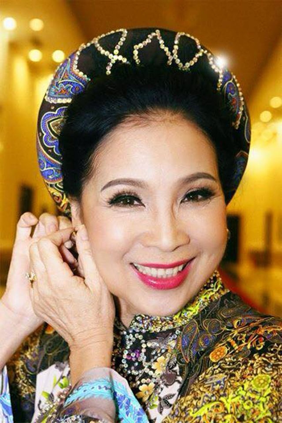 Góc khuất đẫm nước mắt của mẹ đơn thân trong showbiz - 1 Góc khuất đẫm nước mắt của mẹ đơn thân trong showbiz - 1