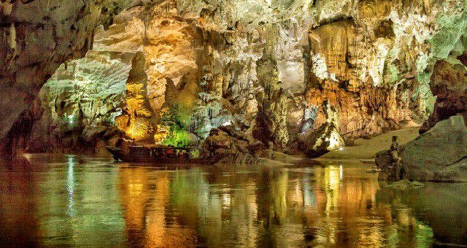 Nước dâng cao, Phong Nha – Kẻ Bàng phải tạm dừng đón khách - 1 Nước dâng cao, Phong Nha – Kẻ Bàng phải tạm dừng đón khách - 1