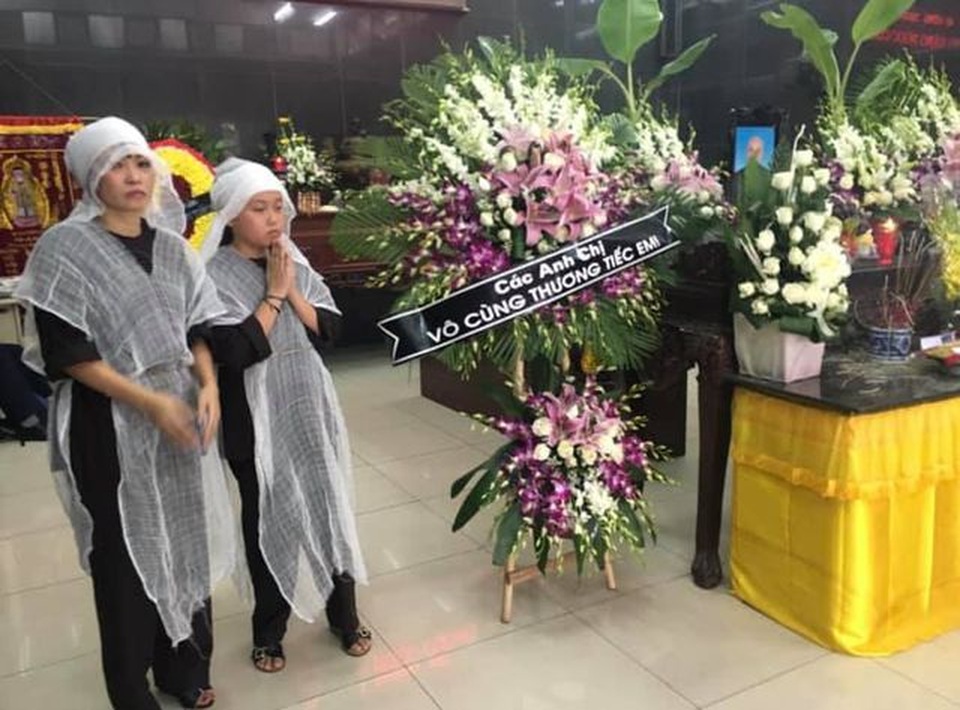 Góc khuất đẫm nước mắt của mẹ đơn thân trong showbiz - 3 Góc khuất đẫm nước mắt của mẹ đơn thân trong showbiz - 3