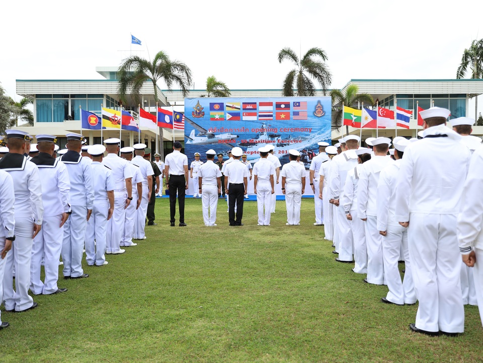 Việt Nam điều tàu hộ vệ săn ngầm tham gia tập trận chung ASEAN - Mỹ - 5 Việt Nam điều tàu hộ vệ săn ngầm tham gia tập trận chung ASEAN - Mỹ - 5