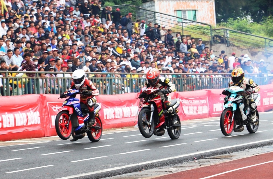 Kịch tính giải đua xe mô tô toàn quốc chào mừng 2/9 - 4
